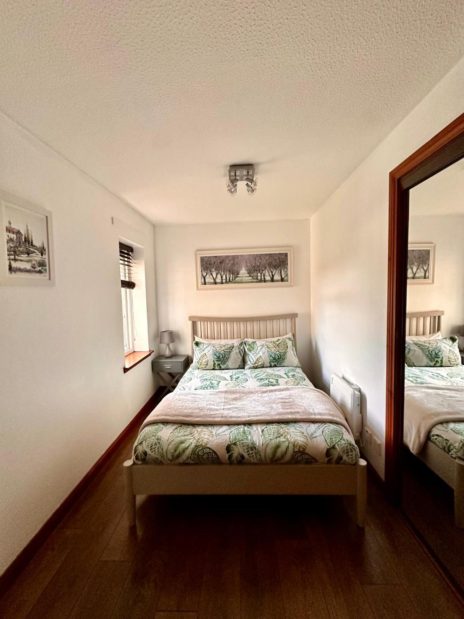 Apartment With Parking, Close To The Raigmore Hospital Інвернесс Екстер'єр фото